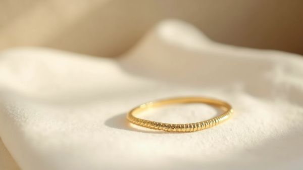 L'élégance moderne du bracelet menotté femme à des prix inédits